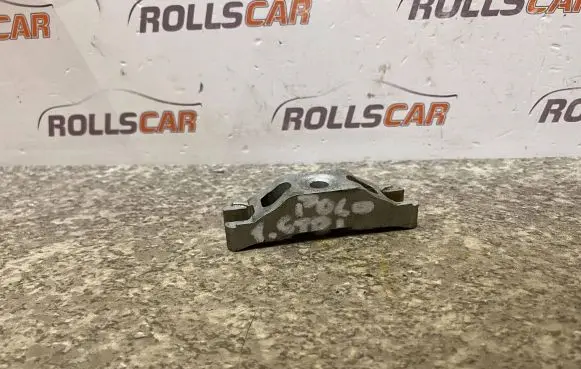 Volkswagen Polo V 6R Fuel Injector clamp holder 03L216