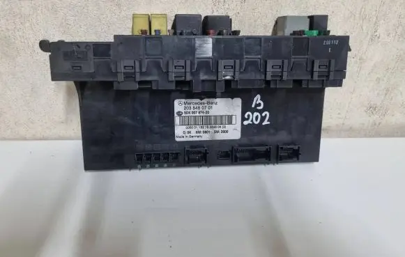 Mercedes-Benz C W203 SAM control unit 2035450701