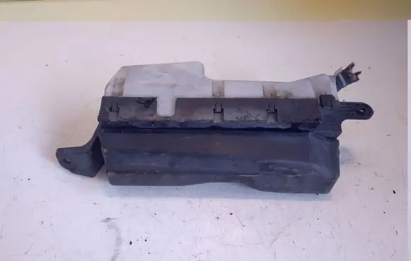 Toyota Avensis T250 Fuse module
