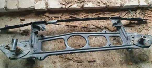 BMW 5 E39 Radiator support slam panel 81625533