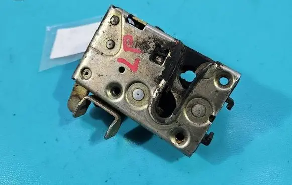 Citroen Saxo Front door lock IMPRK1592316