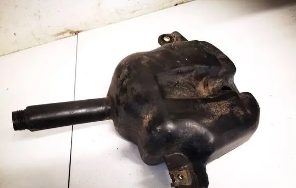 Windshield washer fluid reservoir/tank