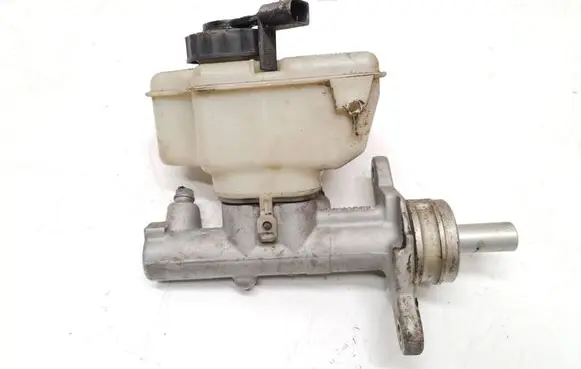 Master brake cylinder