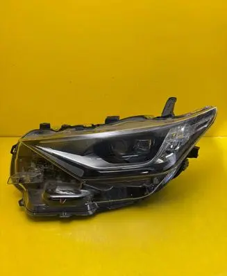 Toyota Auris E180 Headlight/headlamp 8115002K60