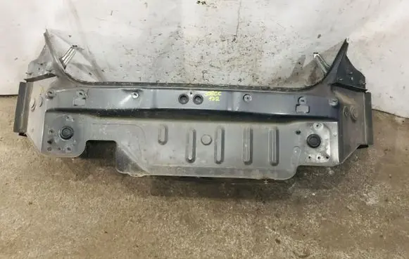Peugeot 308 Seat belt trim 