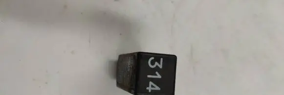 Audi 80 90 B3 Other relay 813919082A 5KH00415508