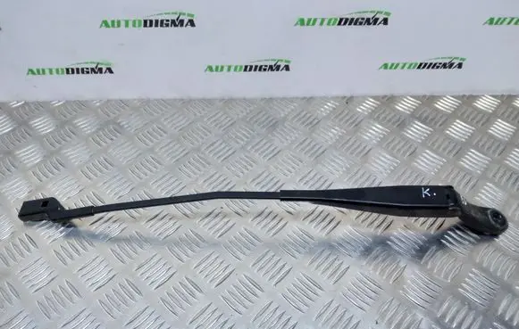 Peugeot 208 Front wiper blade arm 9673291980