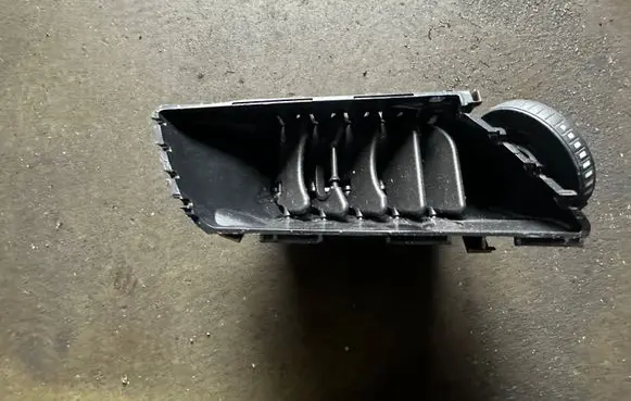 BMW 2 F45 Dashboard side air vent grill/cover trim 9287287
