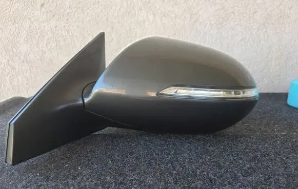 KIA Sportage Front door electric wing mirror