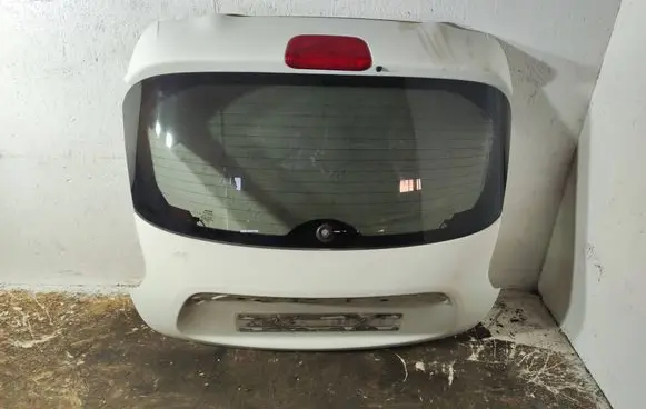 Nissan Juke I F15 Tailgate/trunk/boot lid 