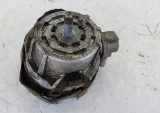 Audi A6 S6 C6 4F Engine mount bracket 4F0199382AN