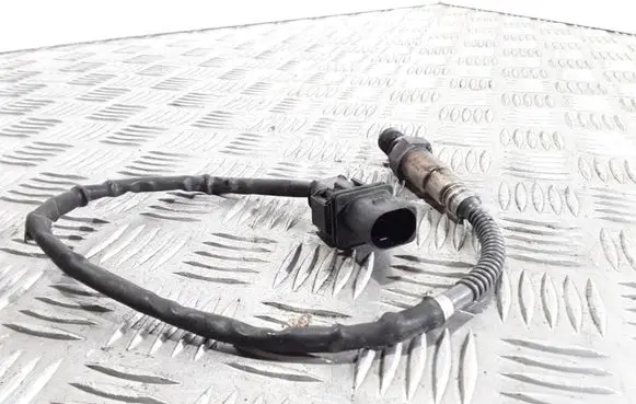 Volkswagen Touareg I Lambda probe sensor 03C906262D