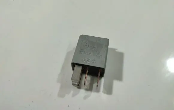 Opel Meriva A Other relay 13100504