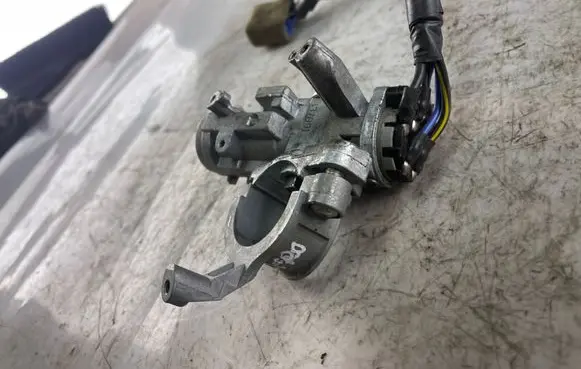 Mitsubishi Pajero Sport I Ignition lock