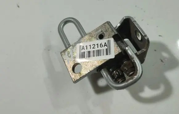 Volkswagen Polo IV 9N3 Rear door lower hinge 