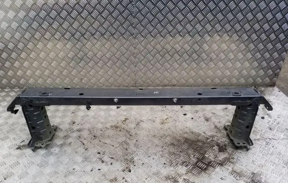 Toyota Avensis T270 Front bumper cross member