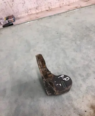 Mercedes-Benz GLC C254 Muffler mount bracket/holder A2064920800