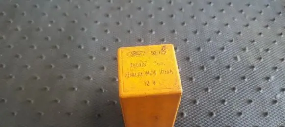 Ford Mondeo MK I Other relay B46002