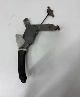 Volvo V70 Hand brake release handle 
