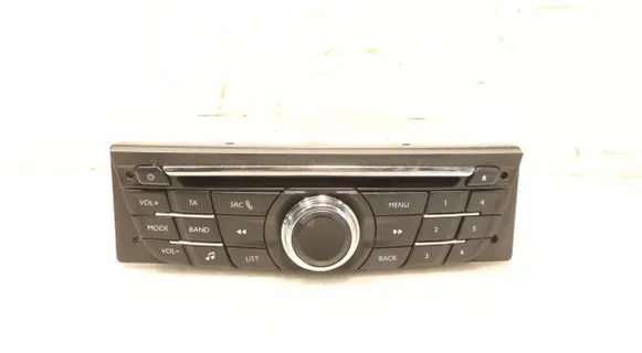 Radio/GPS head unit trim