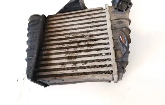 Skoda Fabia Mk2 (5J) Intercooler radiator 6q0145804g