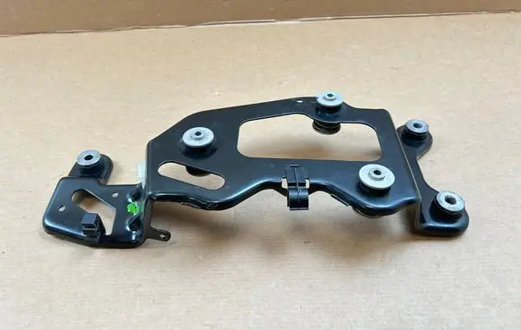 BMW X5 F15 Pneumatic air compressor holding bracket 