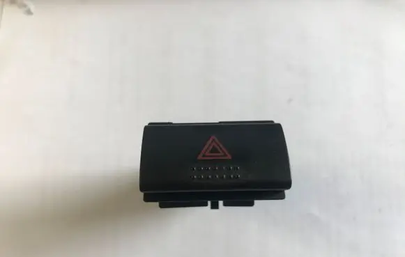 Toyota Avensis T220 Hazard light switch 153309 5331E26