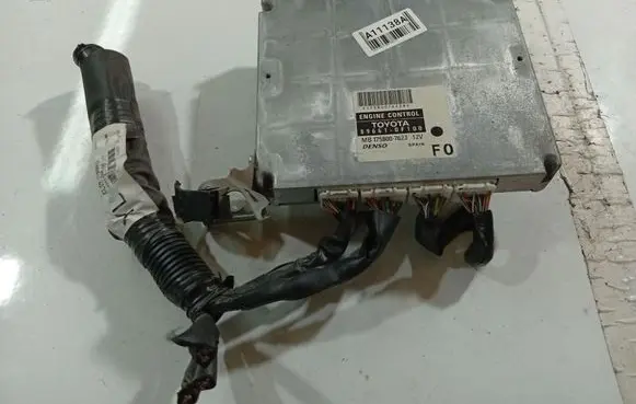 Toyota Corolla Verso AR10 Engine control unit/module 896610F100