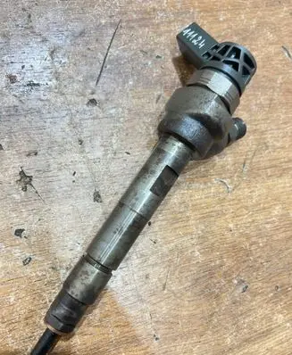 BMW 3 E90 E91 Fuel injector 7810702 0445110382