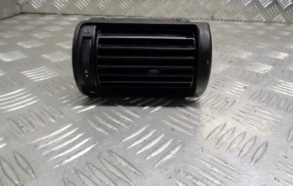 Audi A4 S4 B5 8D Dashboard side air vent grill/cover trim 8D0820902
