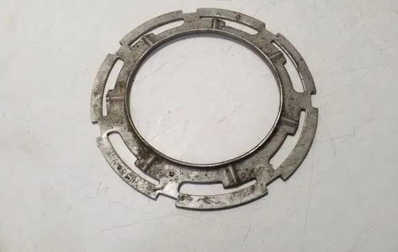 Nissan Navara D23 In tank fuel pump screw locking ring/nut 18410005