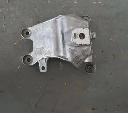 Porsche Macan (95B) Engine mounting bracket 95B199308C