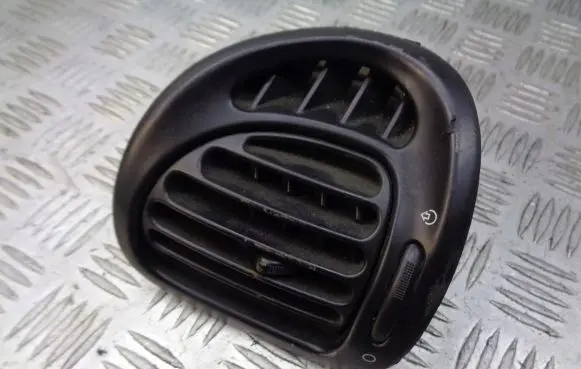 Citroen Xsara Picasso Dashboard side air vent grill/cover trim 9631280177