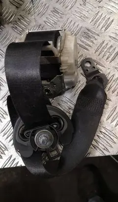 BMW X3 E83 Front seatbelt 34003071a