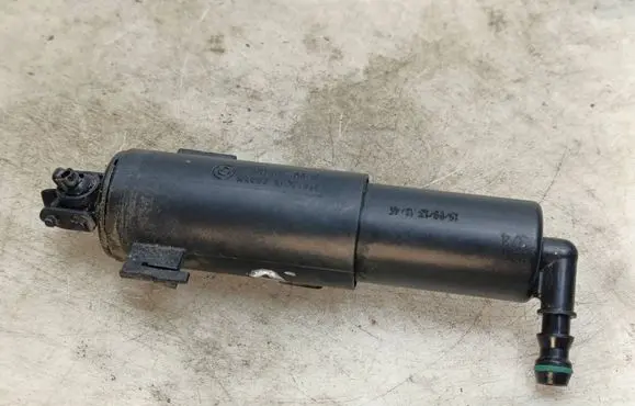 BMW 3 E90 E91 Headlight washer spray nozzle 7179311 13037710