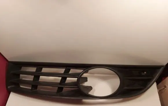 Volkswagen PASSAT B6 Front bumper lower grill 3C0853665A