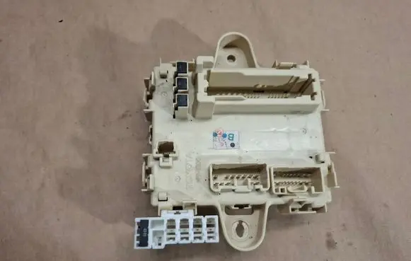 Lexus RX 300 Fuse module