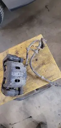 Mitsubishi Outlander Front brake caliper