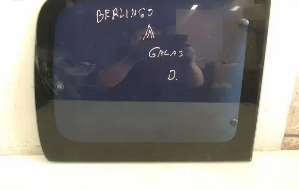 Citroen Berlingo Rear side window 43R000016