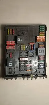 Volkswagen Golf V Fuse module 1k0937124k
