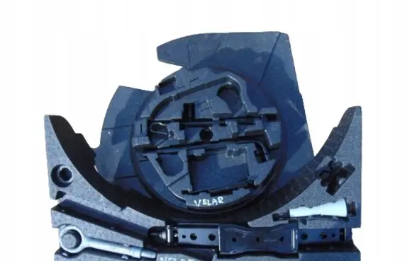 Land Rover Range Rover Velar Tool set 64164151
