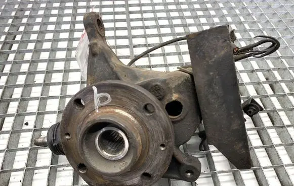 Front wheel hub spindle knuckle