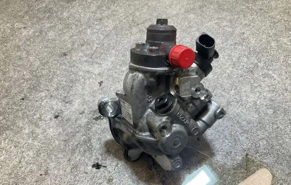 Mercedes-Benz Sprinter W907 W910 Fuel injection high pressure pump 0445010736 A6540704301