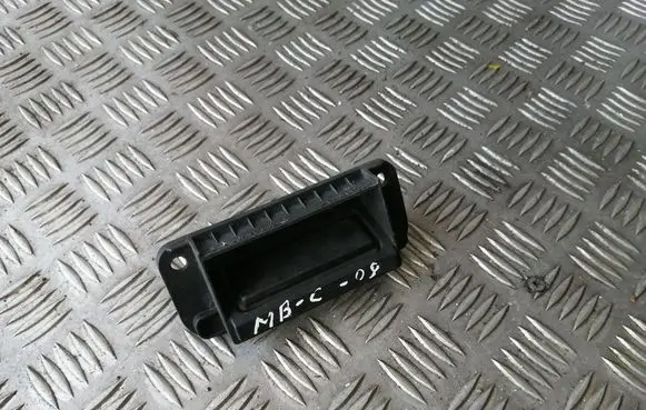 Mercedes-Benz C W204 Tailgate opening switch A2047500293