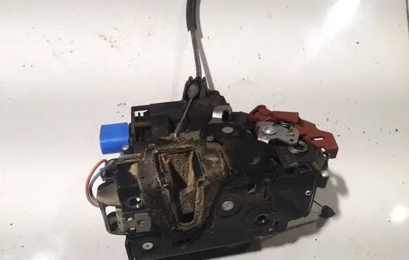 Skoda Roomster (5J) Front door lock 3B1837016CE
