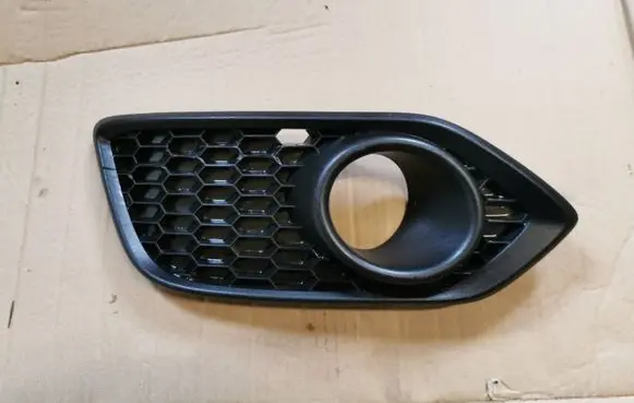 Honda HR-V Front fog light trim/grill 71106TFSG1 Kratka zderzaka przód lewa honda hr-v 2 II lift 71175TFSG1