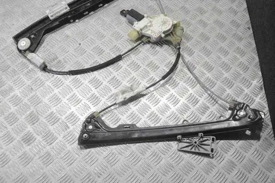 BMW 3 E92 E93 Front door electric window regulator 