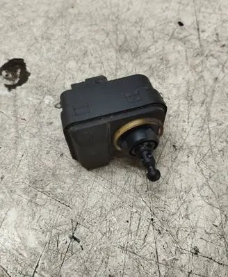 Headlight level adjustment motor