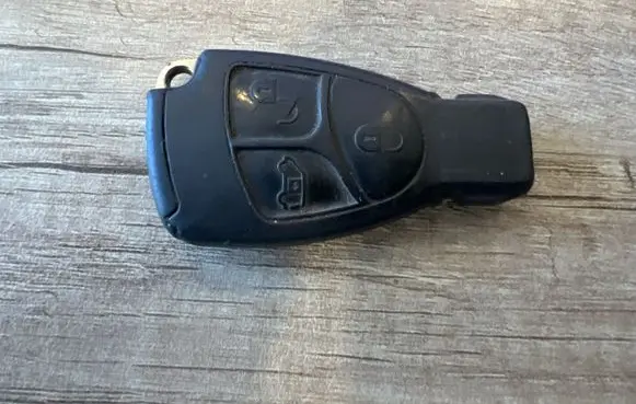 Mercedes-Benz Vito Viano W639 Ignition key/card 