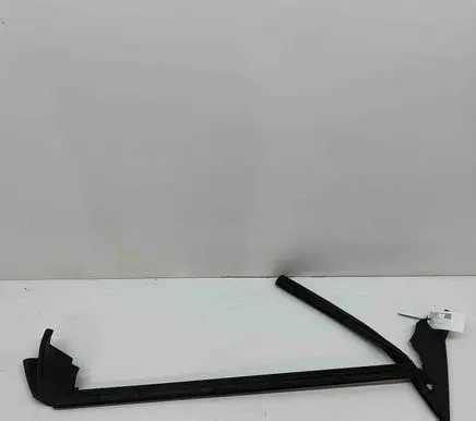BMW 8 G14 Door glass rail 7424850